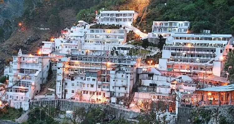 Over 1.25 Lakh Devotees Flock to Mata Vaishno Devi During Navratri