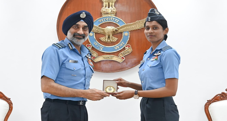 Bhawana Kanth Becomes IAF’s First Woman ‘Top Gun’ Fighter Combat Leader