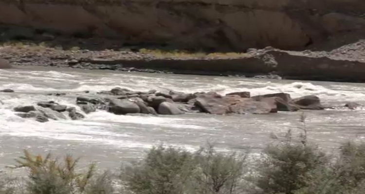 India’s Big Indus Move: First Rock Check Dam Built in Ladakh